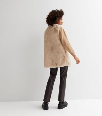 Stradivarius hot sale fur coat