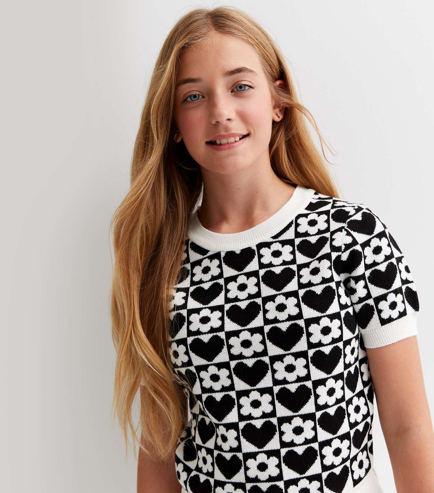 Girls Black Heart and Flower Checkerboard Jacquard Knit Top