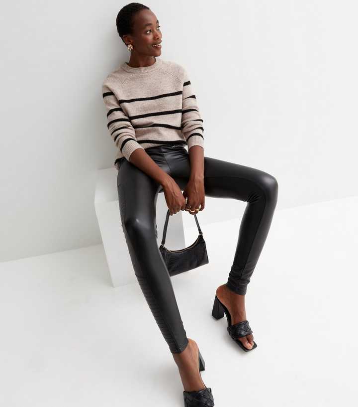 https://media3.newlookassets.com/i/newlook/844939101/womens/clothing/leggings/tall-black-leather-look-zip-front-leggings.jpg?strip=true&qlt=50&w=720