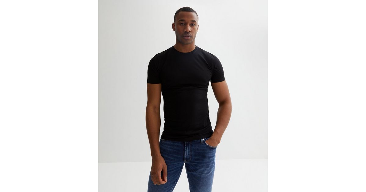 https://media3.newlookassets.com/i/newlook/845108801/mens/mens-clothing/t-shirts/black-crew-neck-muscle-fit-t-shirt.jpg?w=1200&h=630