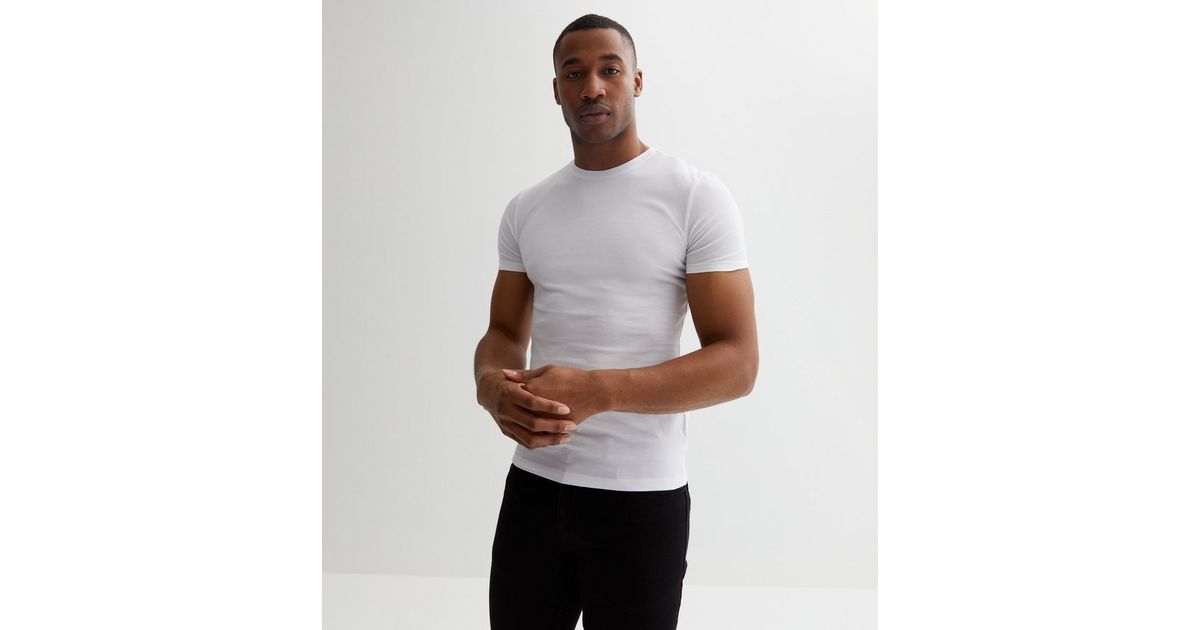 https://media3.newlookassets.com/i/newlook/845108810/mens/mens-clothing/t-shirts/white-crew-neck-muscle-fit-t-shirt.jpg?w=1200&h=630