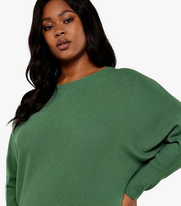 Apricot Curves Green Long Sleeve Batwing Jumper New Look