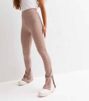 Flared knitted leggings