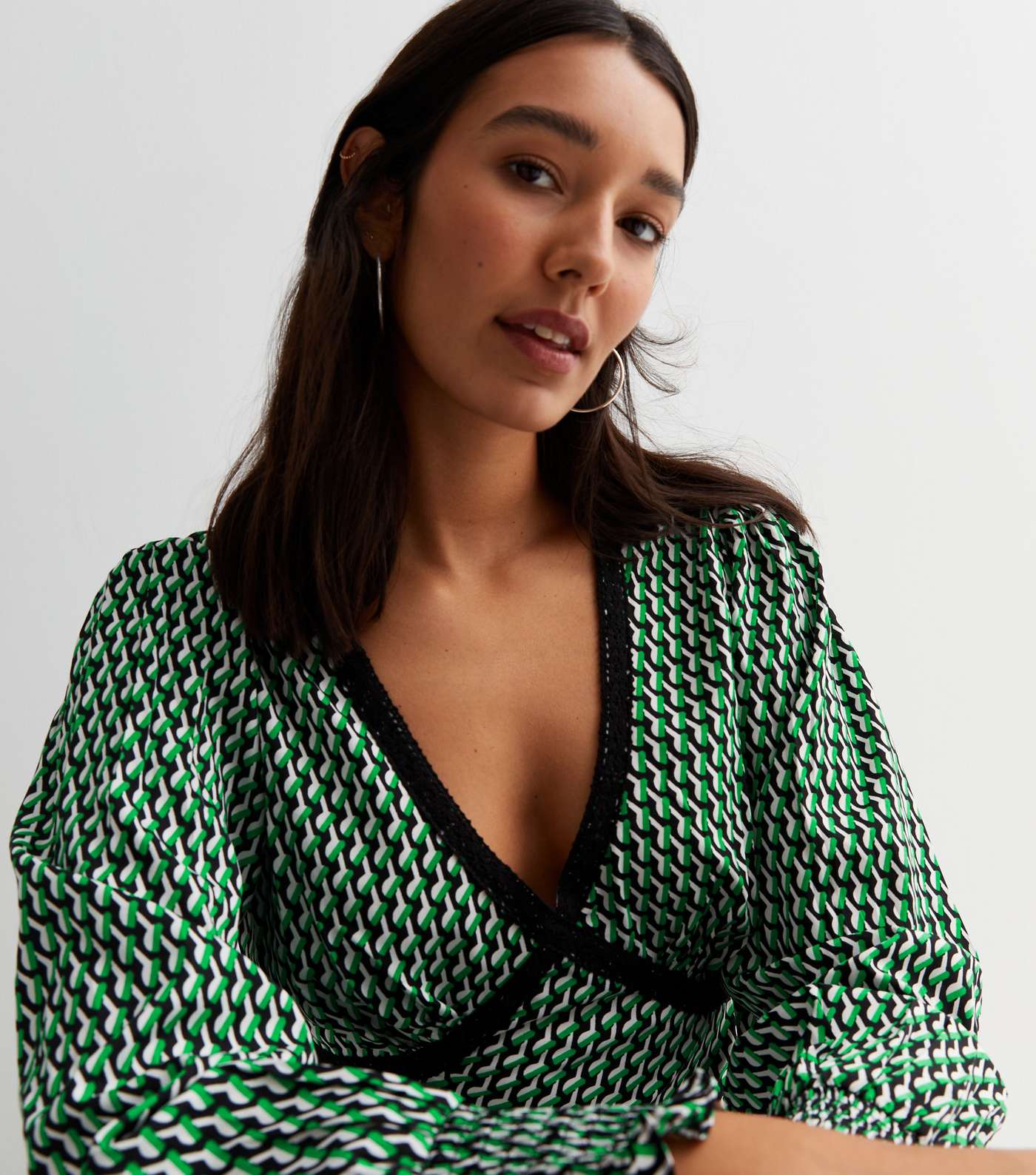 Tall Green Geometric V Neck Long Sleeve Lace Trim Midi Dress Image 3