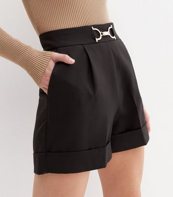 Shorts with 2025 buckle belt