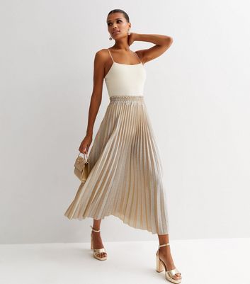long gold skirt