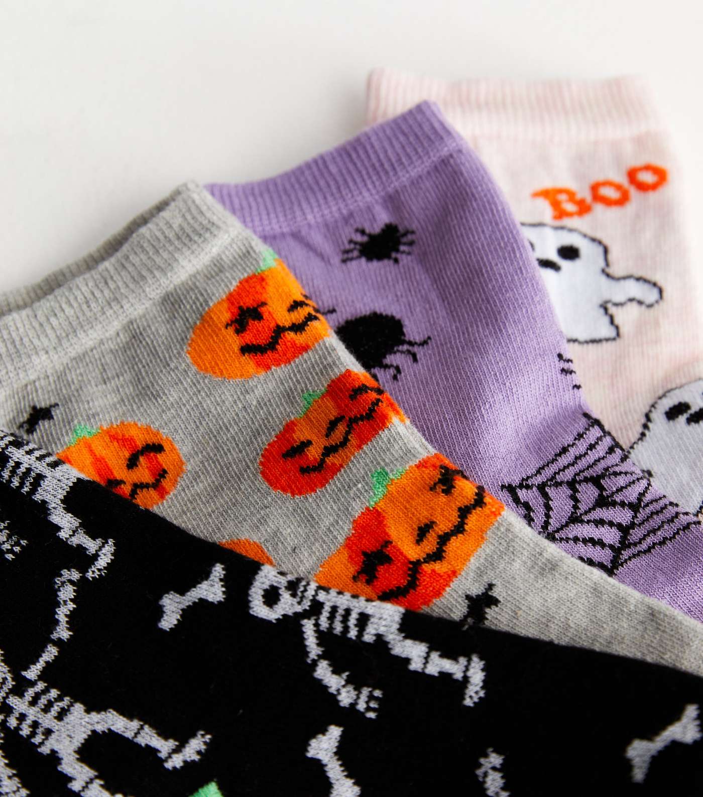 Girls 4 Pack Multicoloured Halloween Ankle Socks Image 2