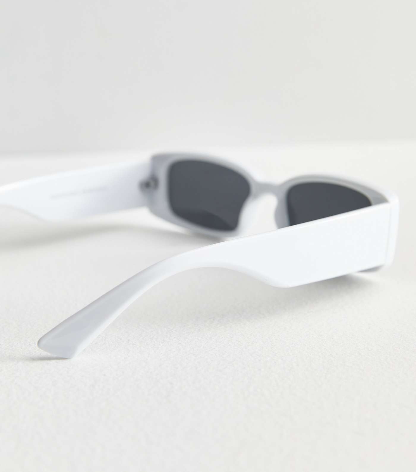 White Narrow Rectangle Frame Sunglasses Image 4