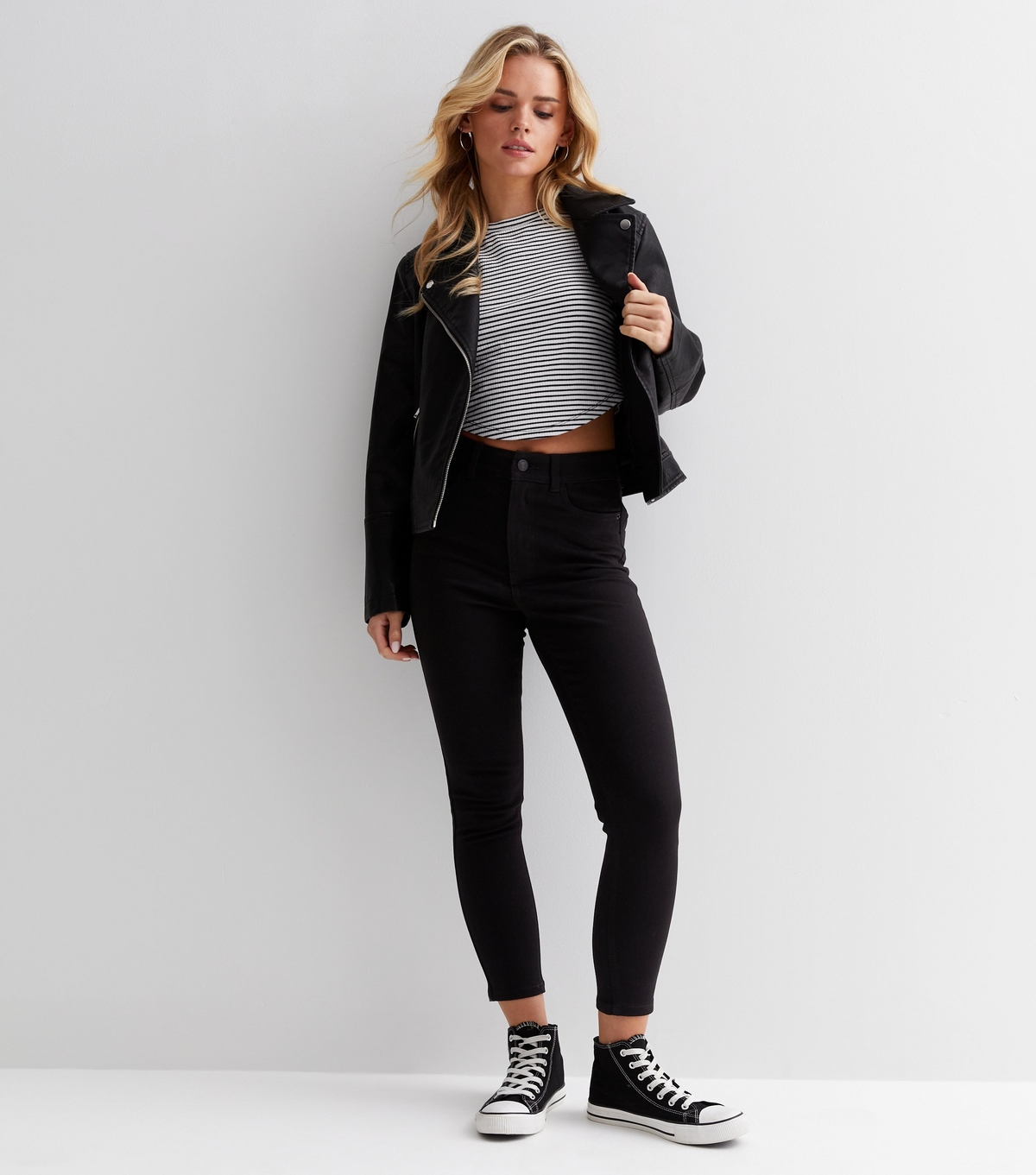 Women's Petite Black Lift & Shape Short Leg Jenna Skinny Jeans New Look