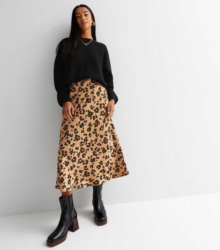 storhedsvanvid reductor Opdage Petite Brown Leopard Print Satin Bias Cut Midi Skirt | New Look