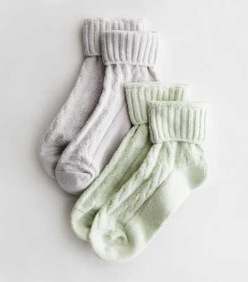 2 Pack Green and Grey Cable Knit Socks
