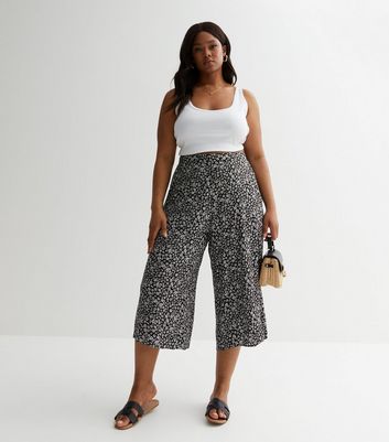 Black Ditsy Floral Wide Leg Crop Trousers  New Look