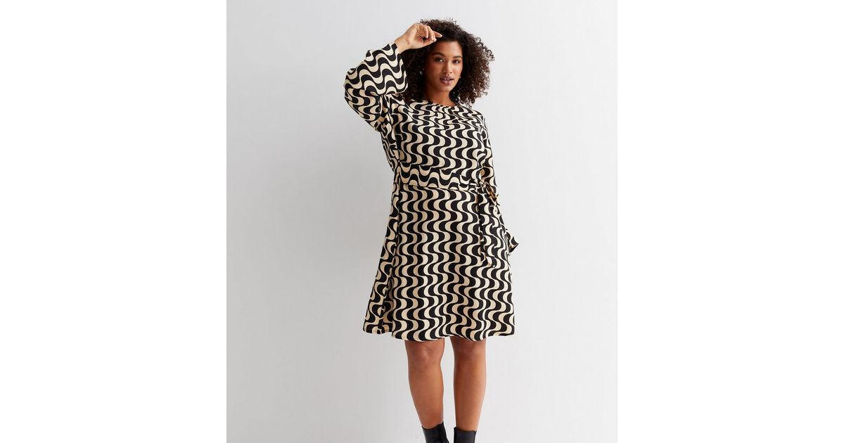 Round Neck Twist Waist Dress