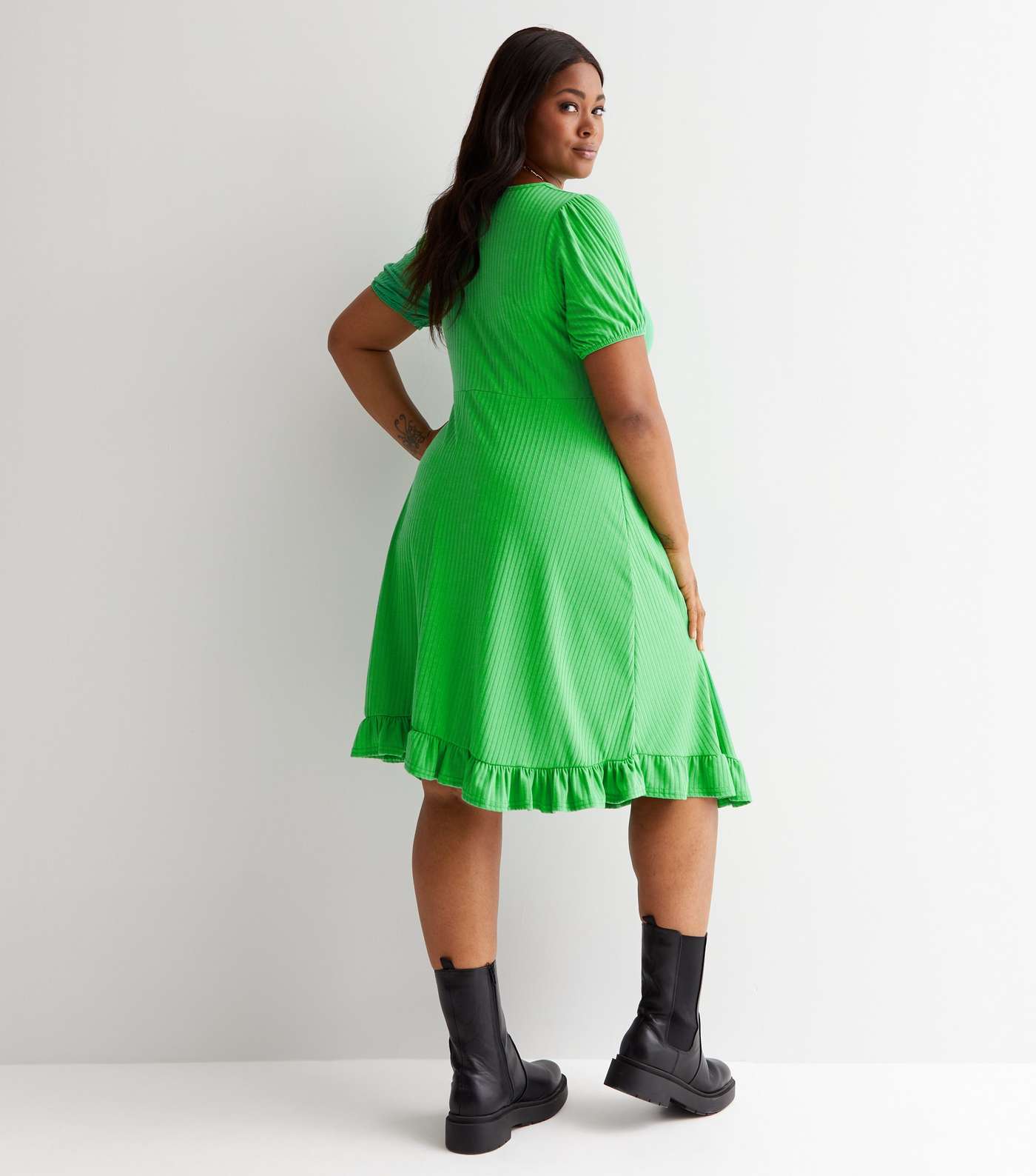 Curves Green Ribbed Ruched Frill Hem Midi Dress Image 4