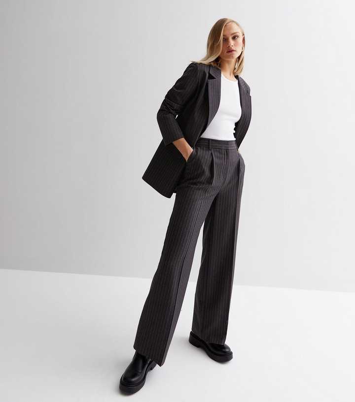 STYLING GREY WIDE-LEG TROUSERS FOR EVERY OCCASION