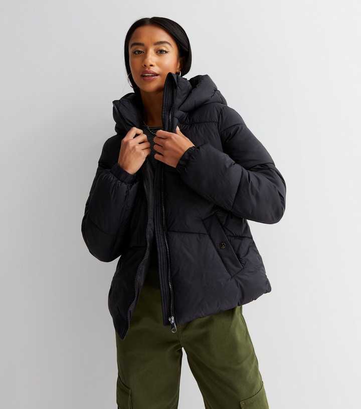 Terzijde kleur Leeg de prullenbak Vero Moda Petite Black Hooded Puffer Jacket | New Look