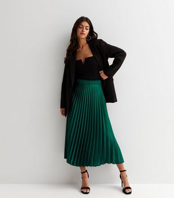 Share 189+ green pleated skirt outfit
