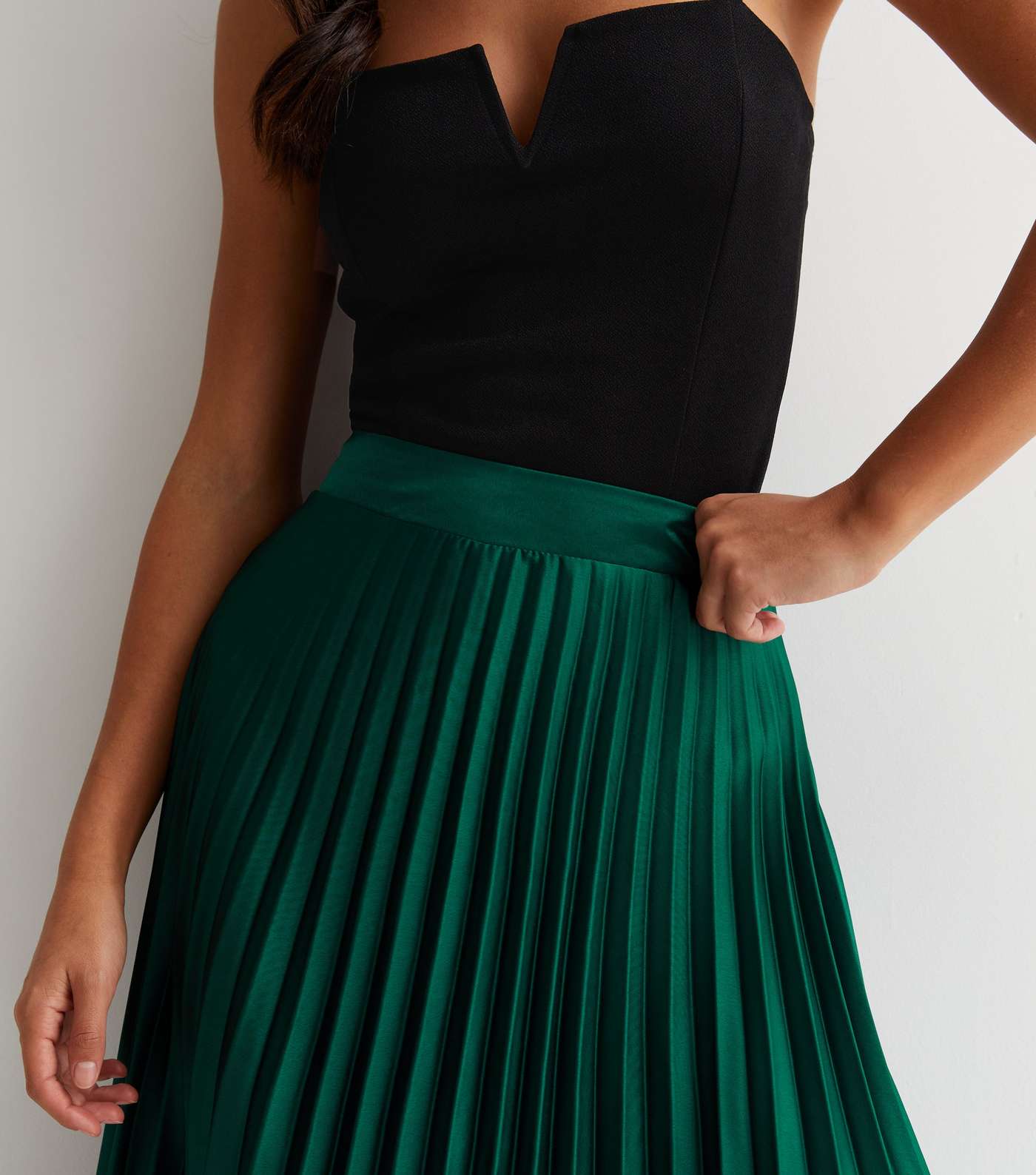 Dark Green Satin Pleated Midi Skirt Image 3