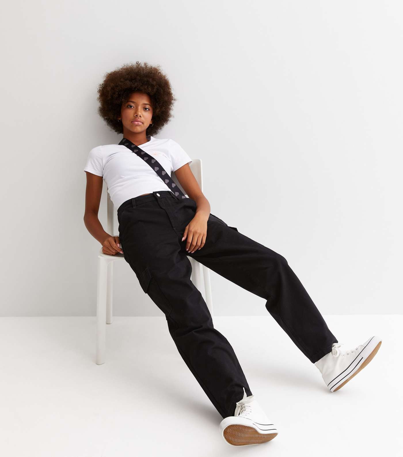 Girls Black Mid Rise Wide Leg Cargo Trousers Image 2