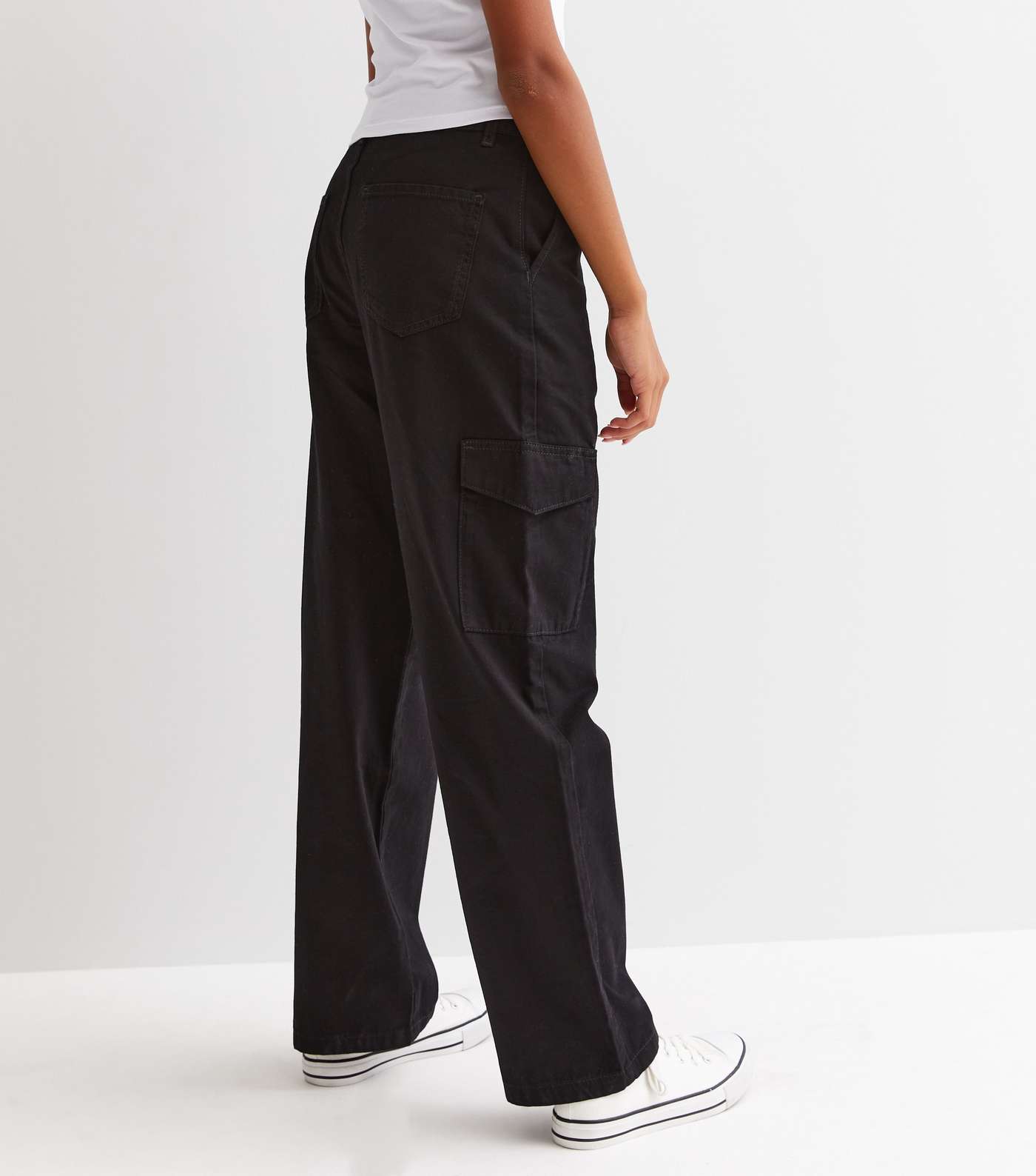 Girls Black Mid Rise Wide Leg Cargo Trousers Image 4