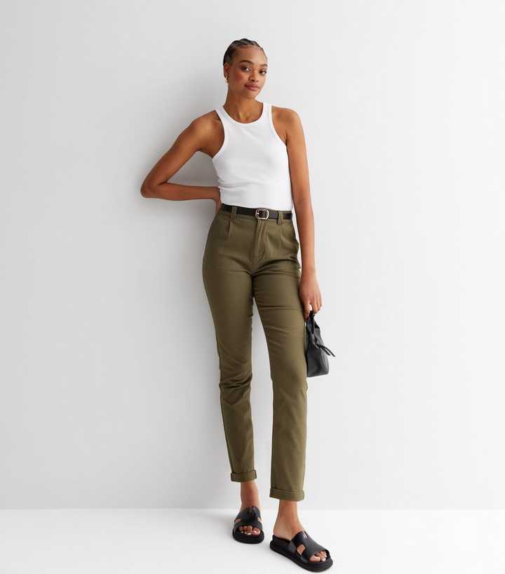 https://media3.newlookassets.com/i/newlook/851561634/womens/clothing/trousers/tall-khaki-high-waist-crop-chino-trousers.jpg?strip=true&qlt=50&w=720