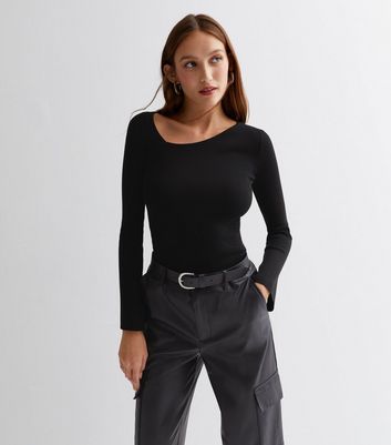 Black asymmetric outlet jumper