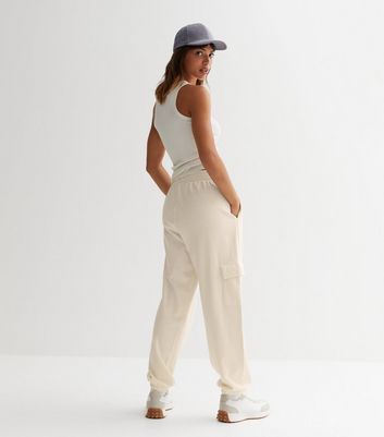 Nike off best sale white clothing womens