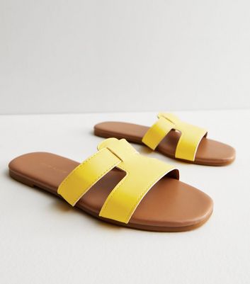 Mustard sandals 2024 new look