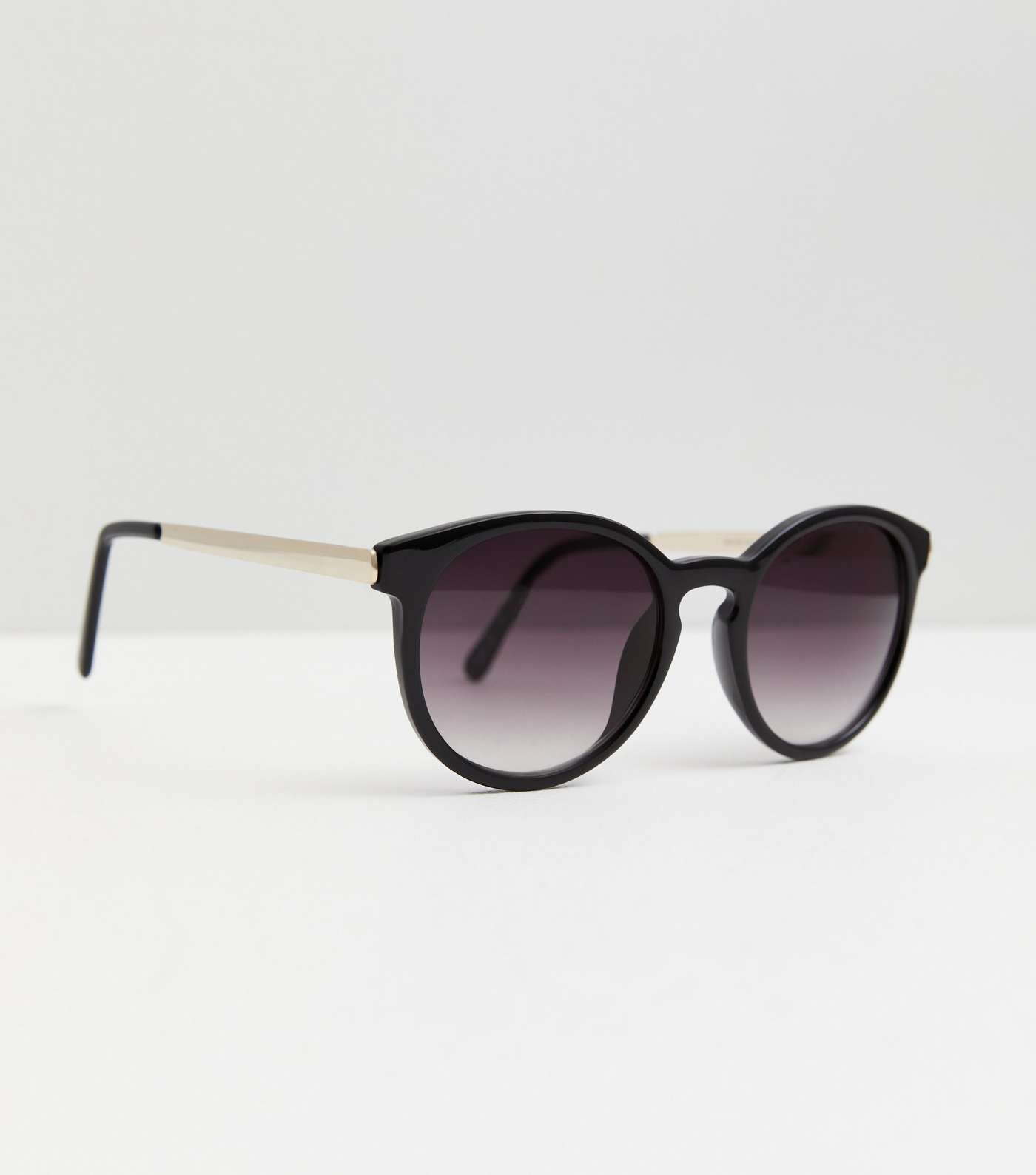 2 Pack Black and Tortoiseshell Effect Round Sunglasses Image 2
