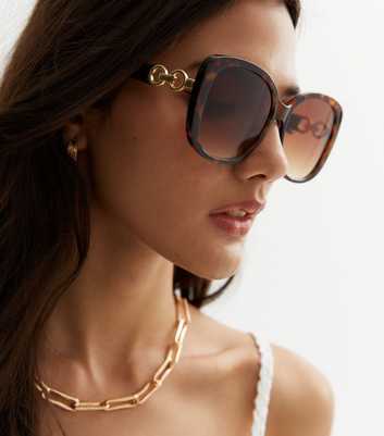 Dark Brown Tortoiseshell Effect Chain Oversized Sunglasses