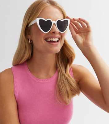 White Heart Frame Sunglasses