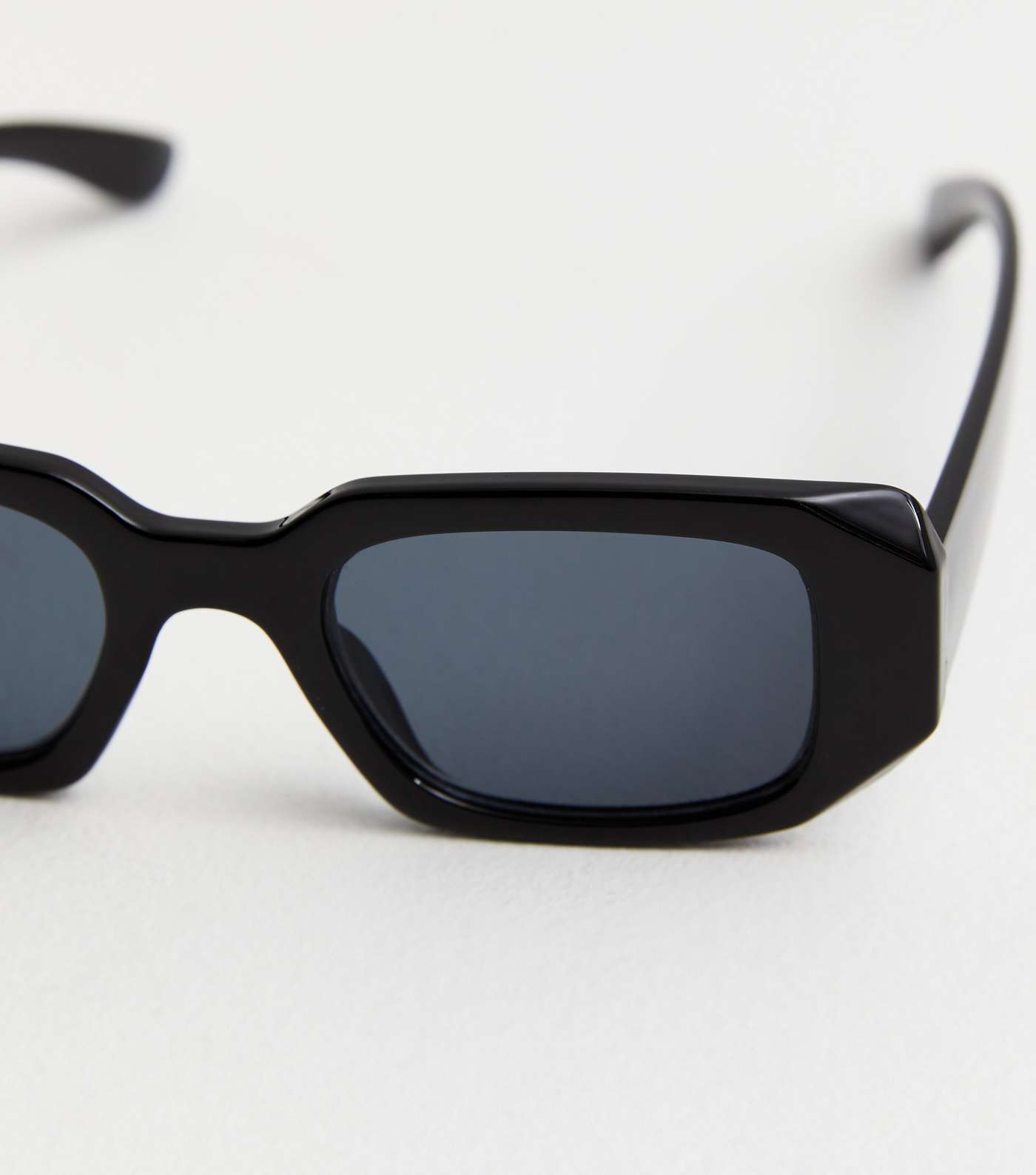 Black Rectangle Frame Sunglasses Image 3