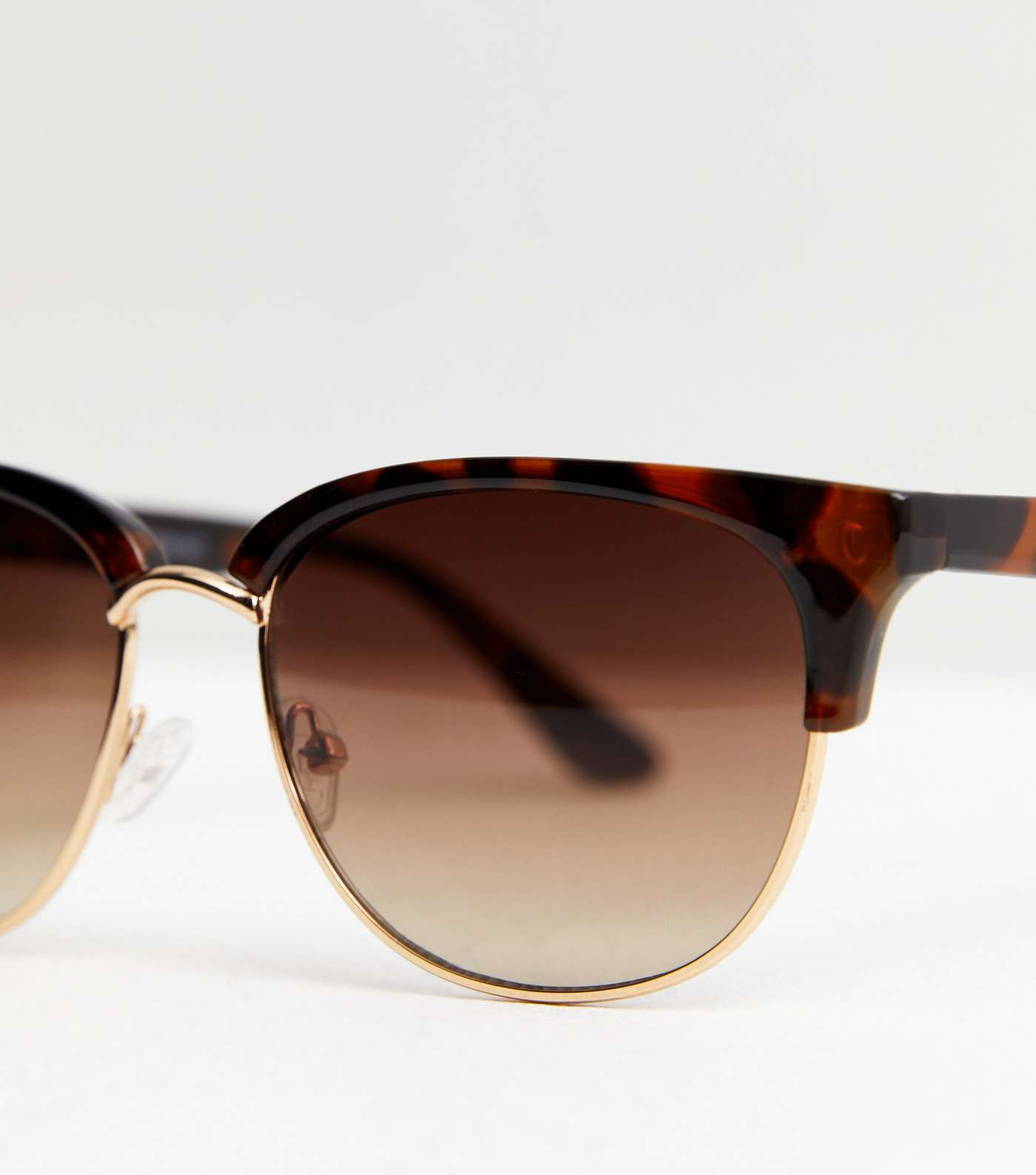 Dark Brown Round Frame Sunglasses Image 3