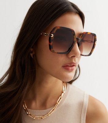 Square hotsell oversized sunglasses