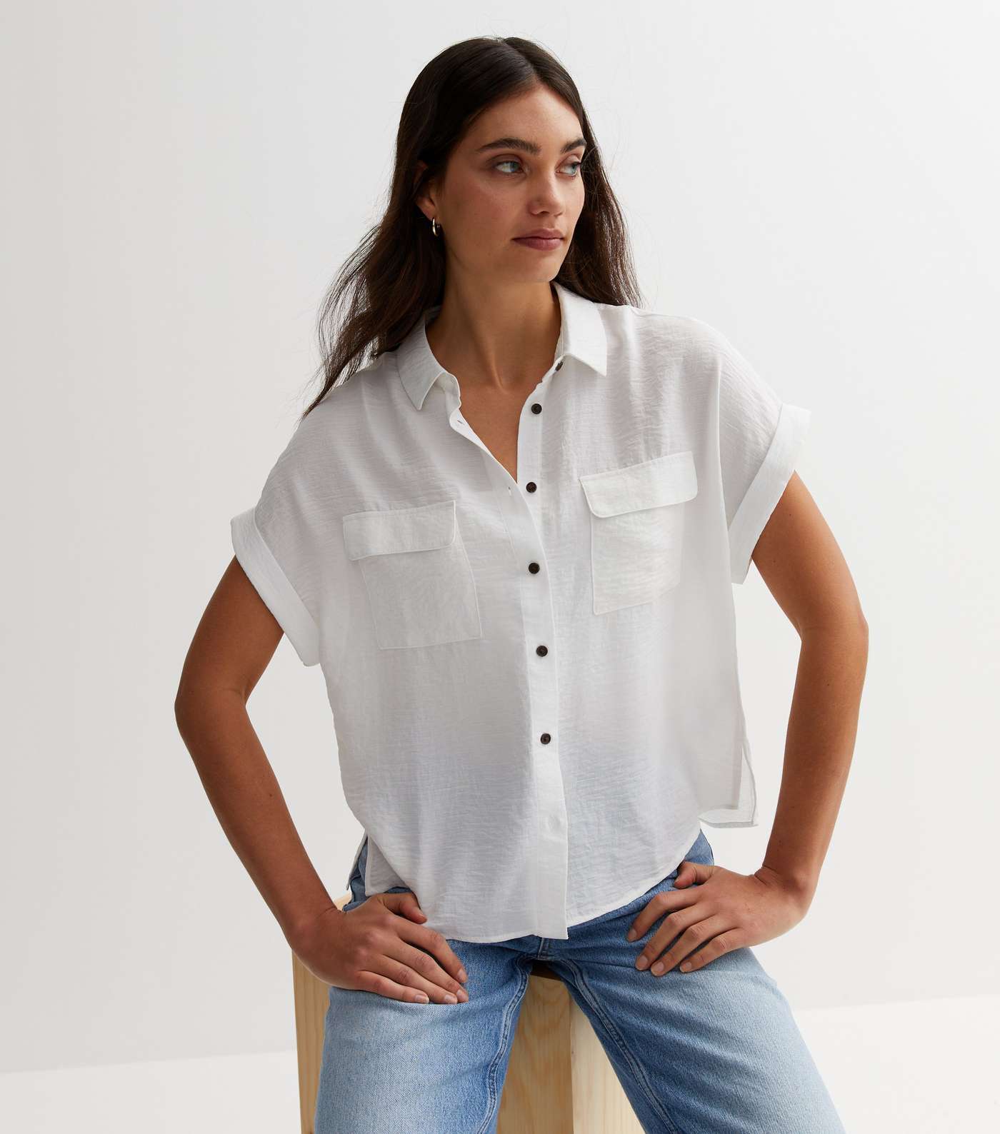 White Short Sleeve Pocket Front Shirt Image 2