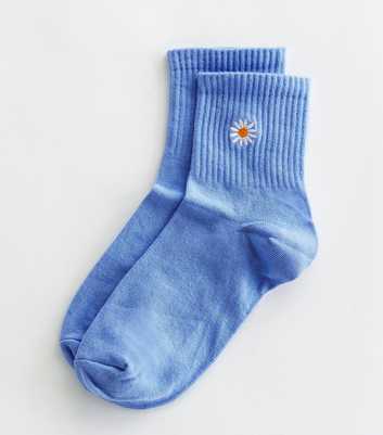Blue Daisy Embroidered Ribbed Tube Socks