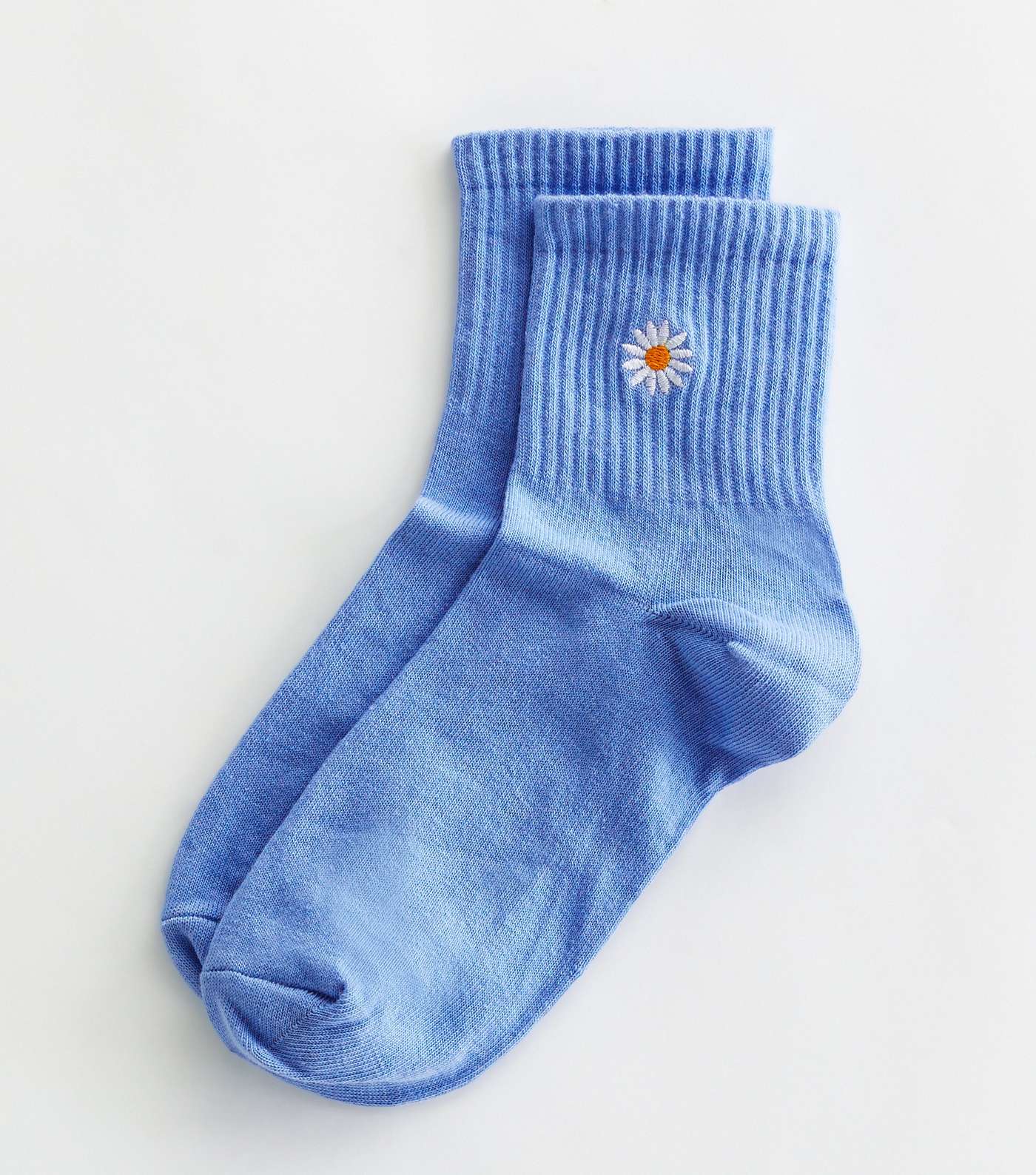 Blue Embroidered Daisy Ribbed Tube Socks