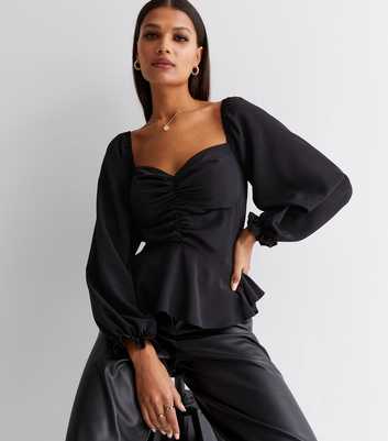 Black Sweetheart Ruched Front Long Sleeve Shell Top
