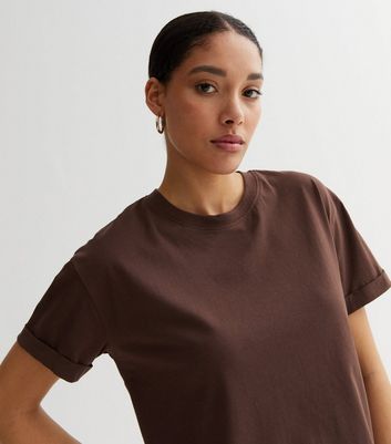 Dark brown t outlet shirt