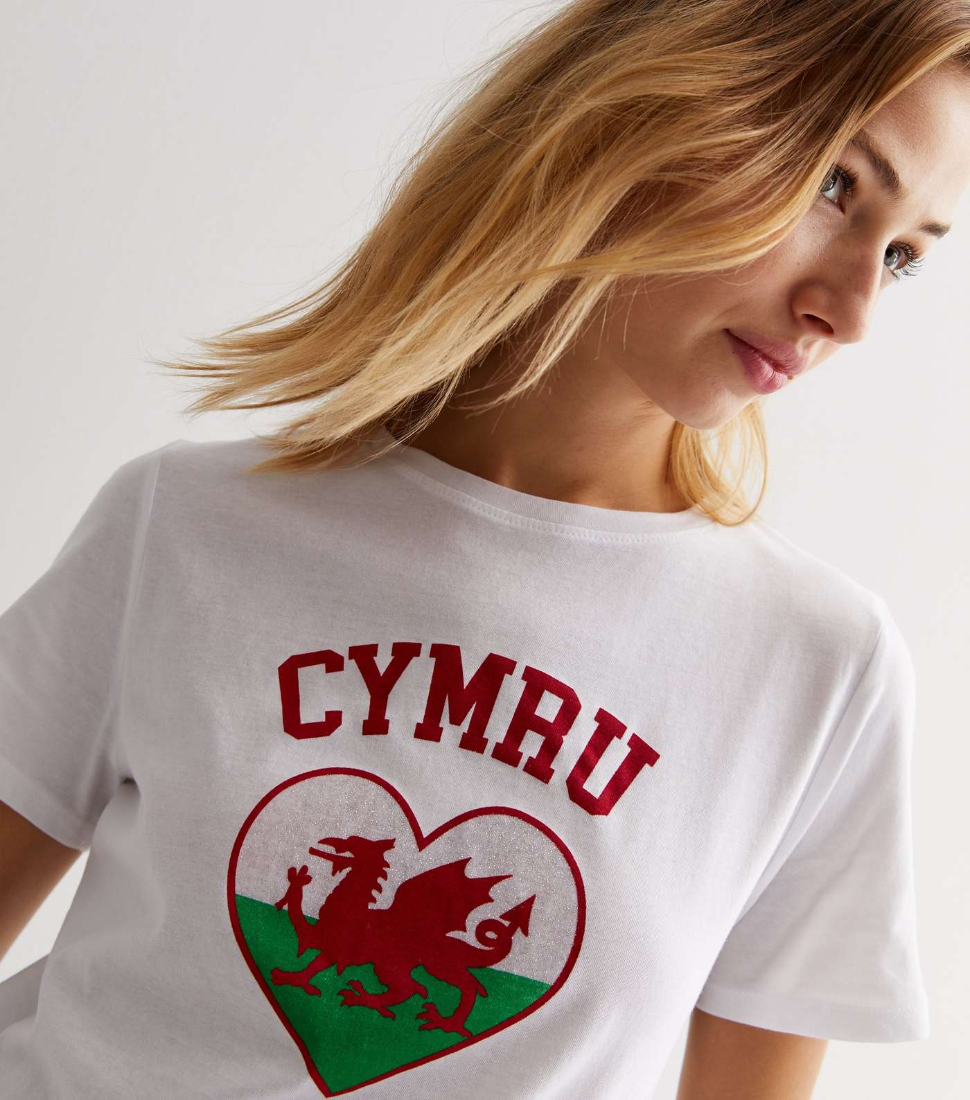 White Wales Heart Print Football Logo T-Shirt