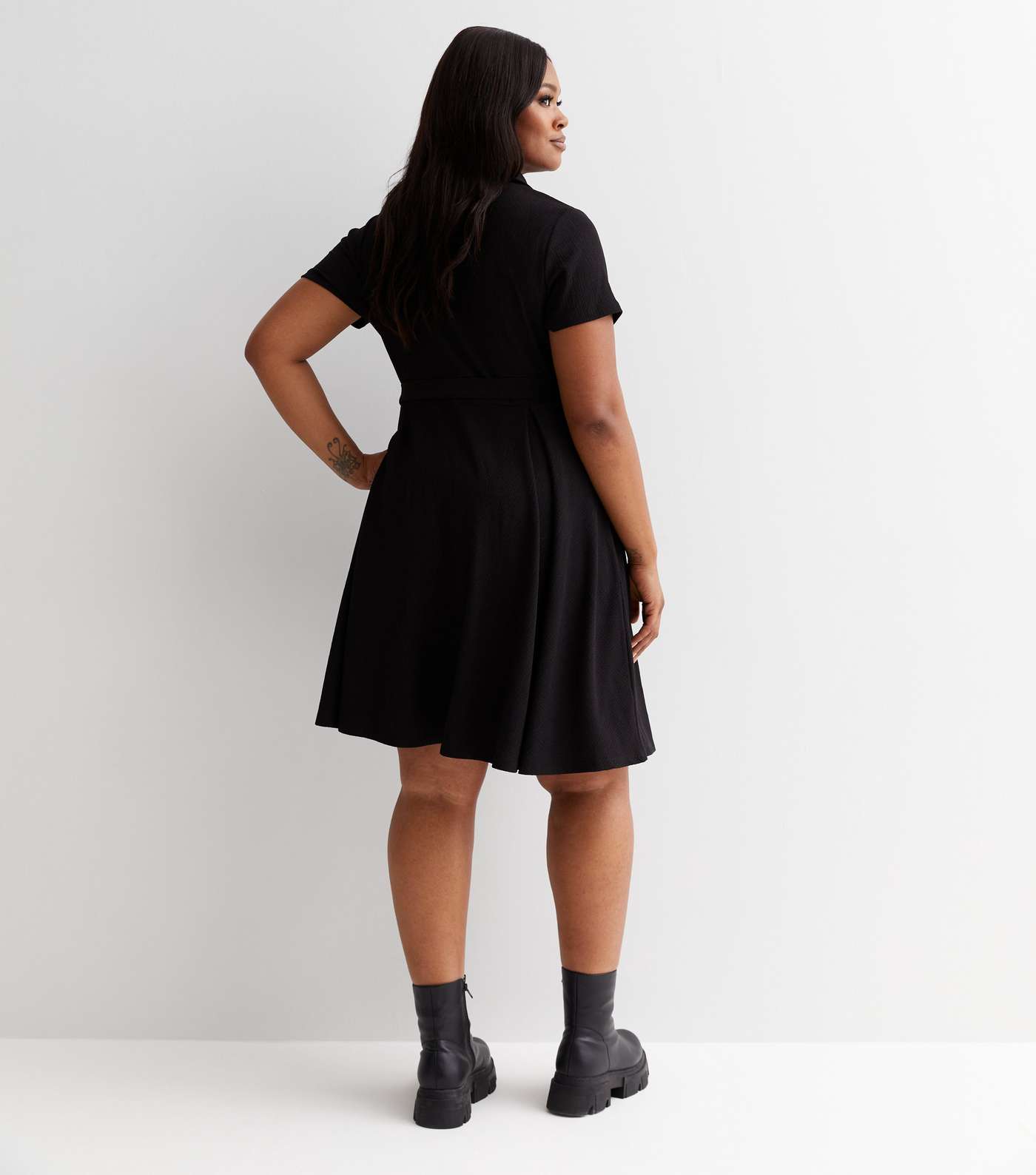 Curves Black Ribbed Jersey Short Sleeve Mini Shirt Dress Image 4
