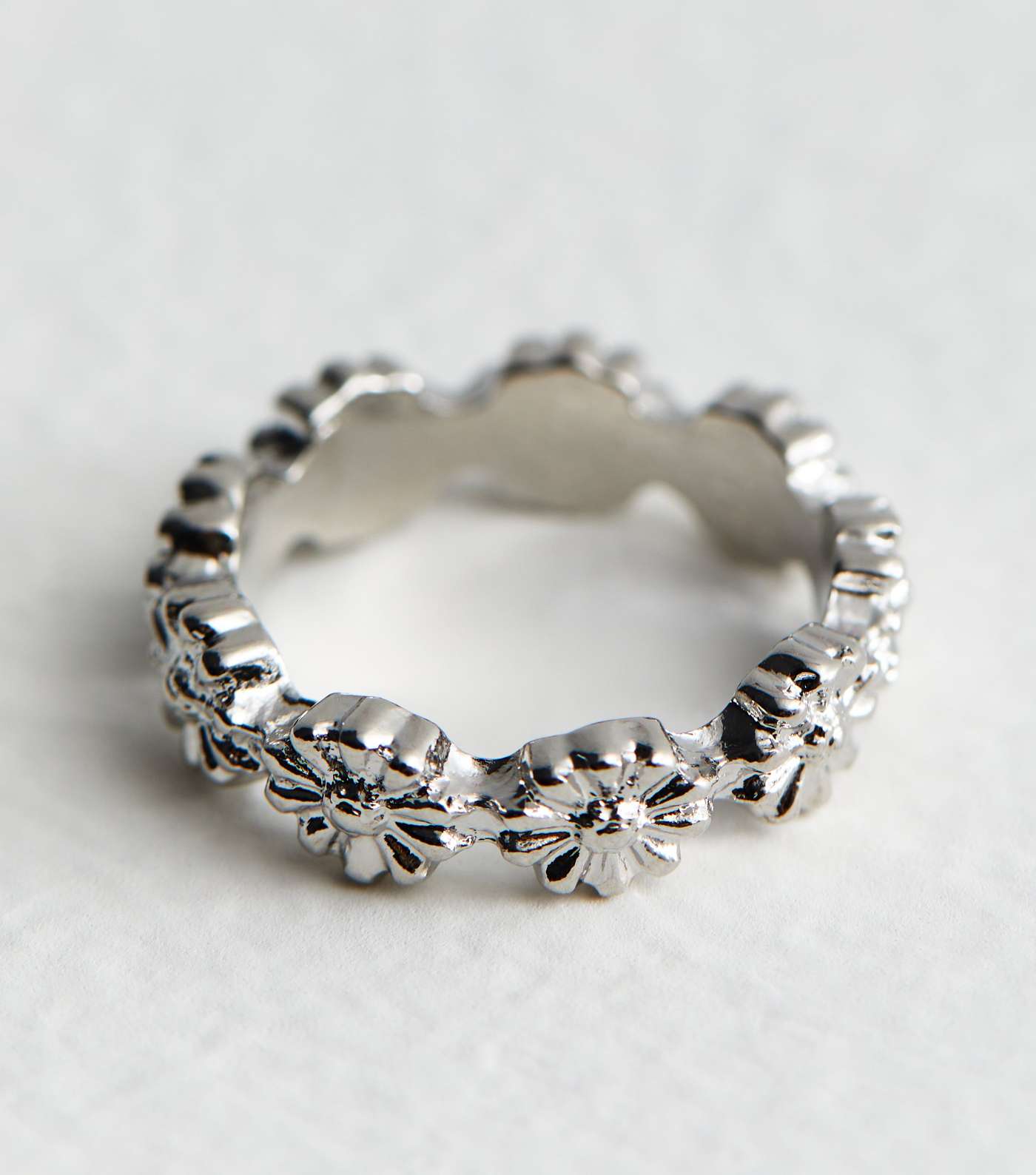 Silver Daisy Ring Image 2