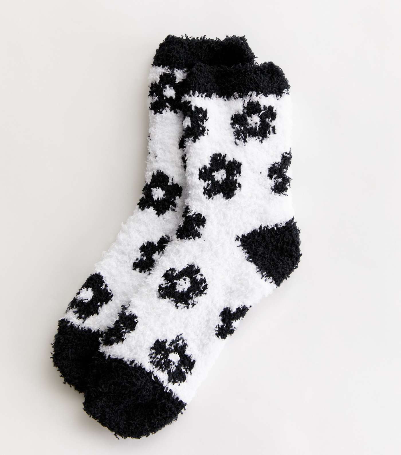 Black Retro Floral Fluffy Socks