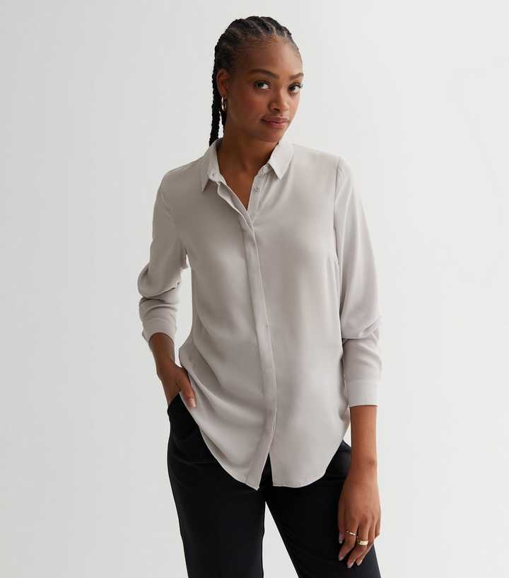 https://media3.newlookassets.com/i/newlook/854577702/womens/clothing/tops/tall-pale-grey-collared-long-sleeve-shirt.jpg?strip=true&qlt=50&w=720