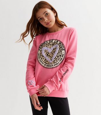 Sweatshirt with clearance heart logo