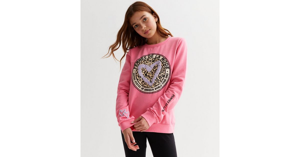 https://media3.newlookassets.com/i/newlook/855120570/girls/girls-clothing/girls-hoodies-sweatshirts/kids-only-pink-leopard-print-heart-logo-sweatshirt.jpg?w=1200&h=630