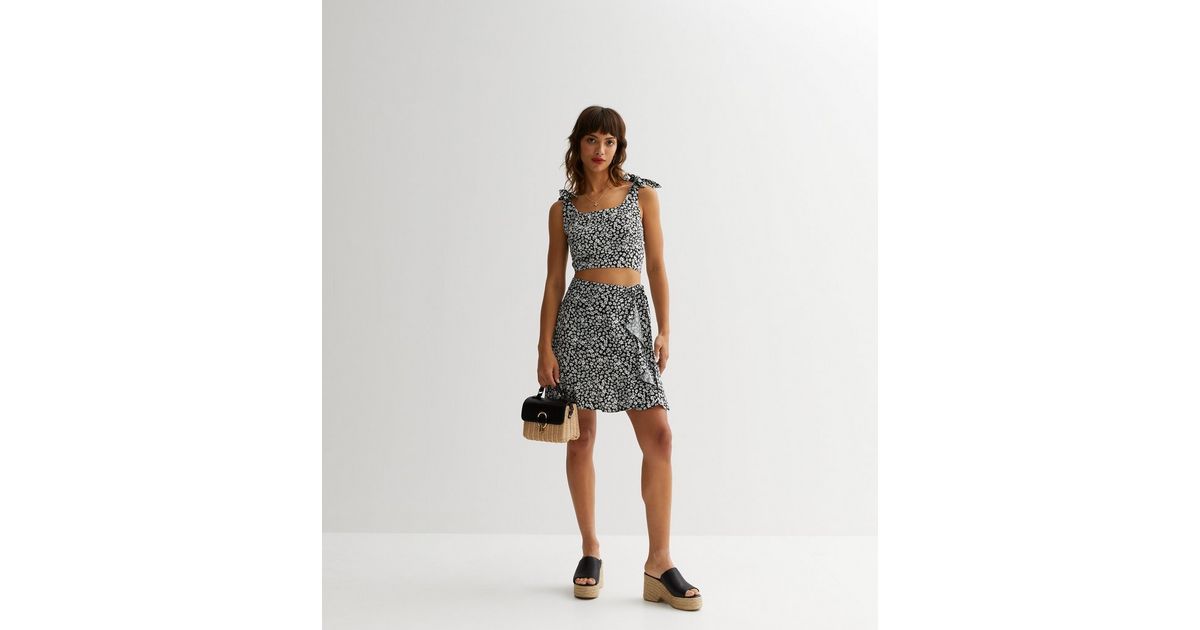 Black Ditsy Floral Ruffle Mini Wrap Skirt New Look