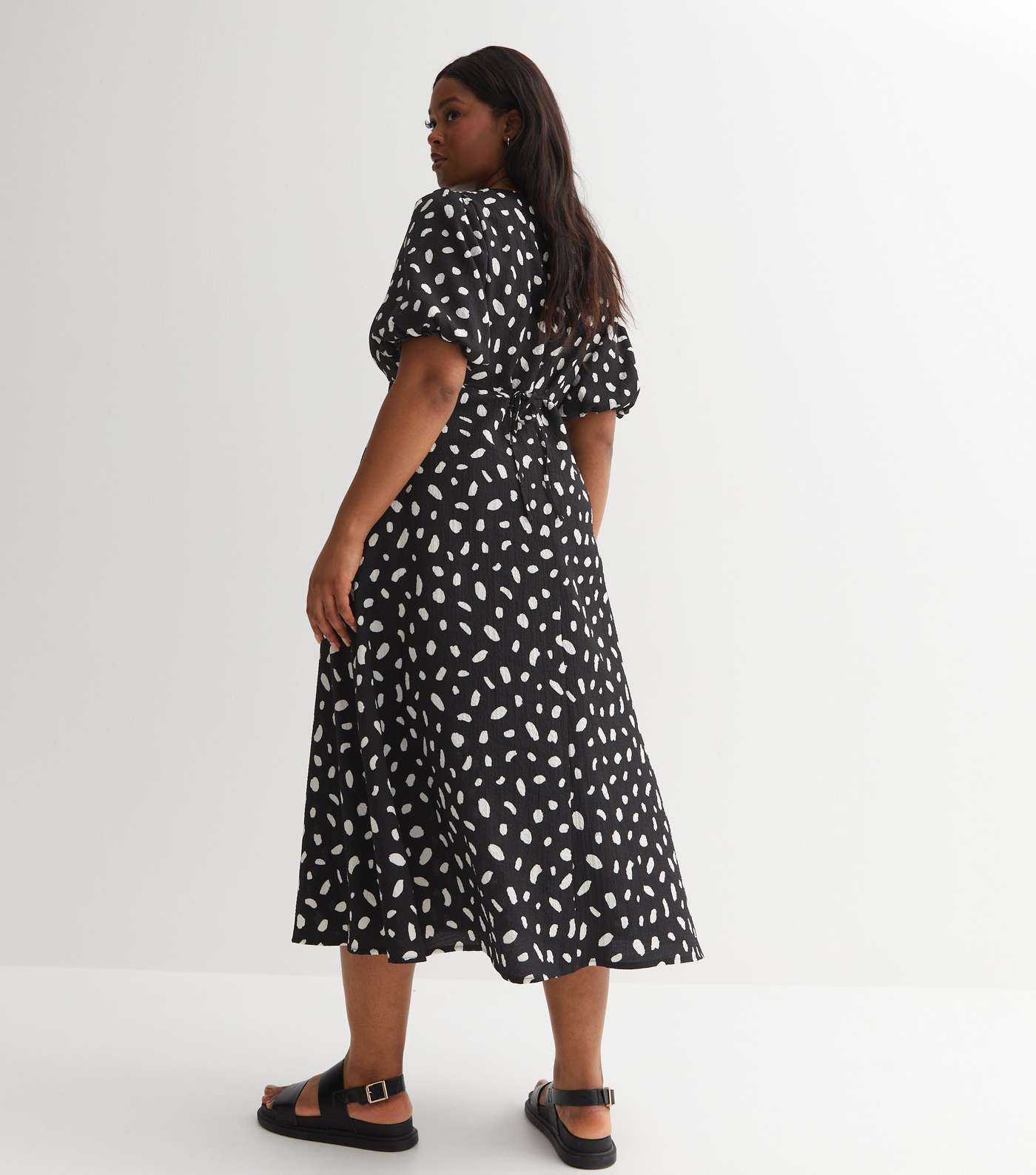 Black Animal Print Crinkle Jersey Puff Sleeve Midi Dress Image 6