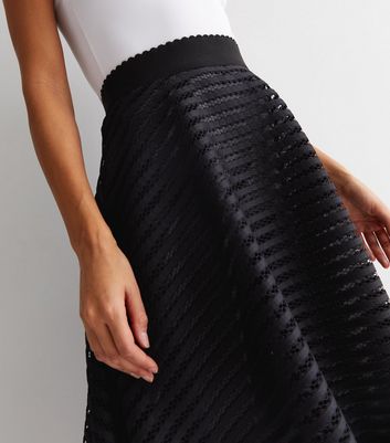 Black and white deals striped skirt new look