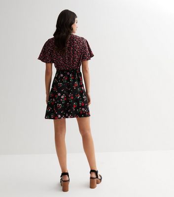 Forever new petite floral printed shop tea dress in floral print